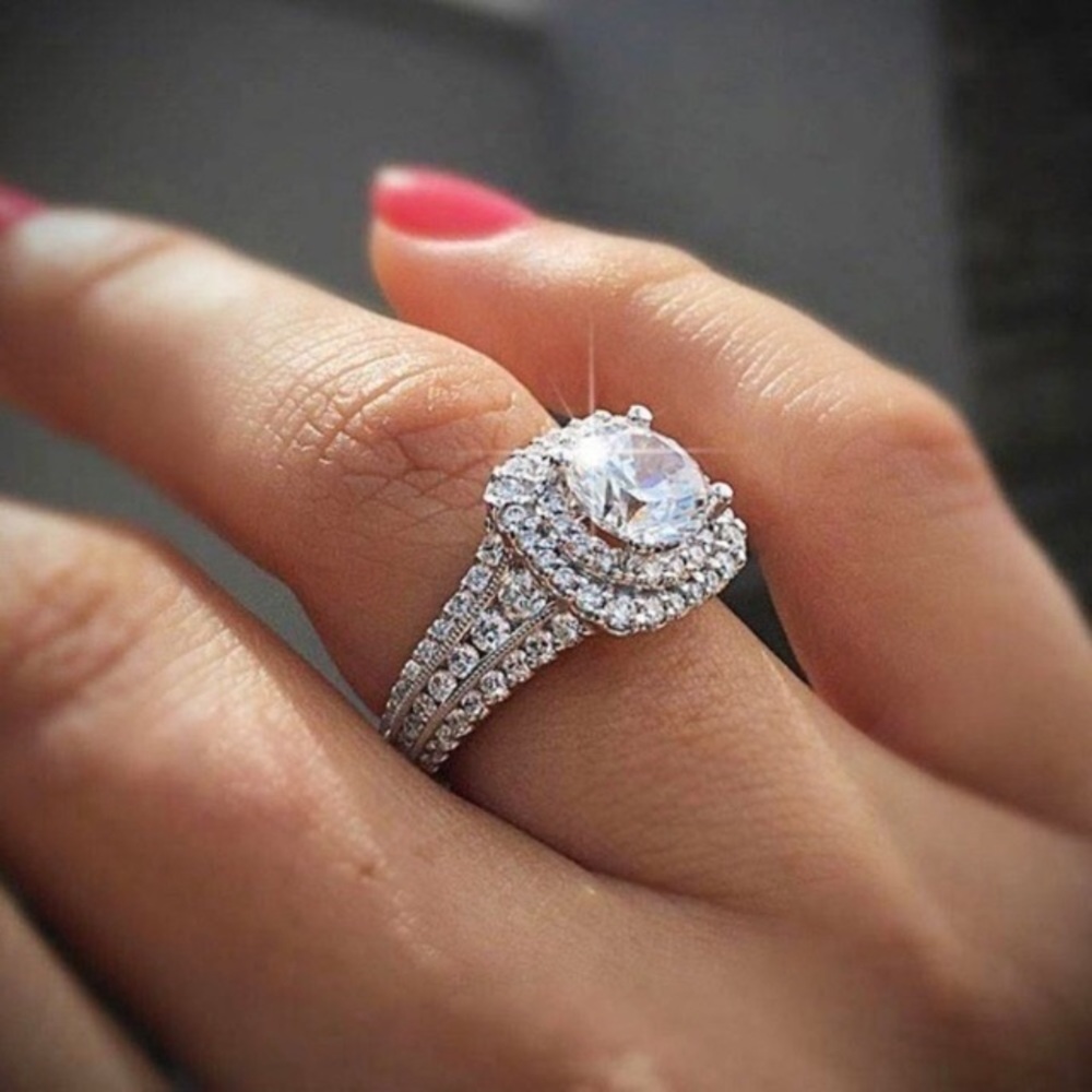 NEW 18k White Gold Diamond Halo Wedding Ring - Picture 6 of 6